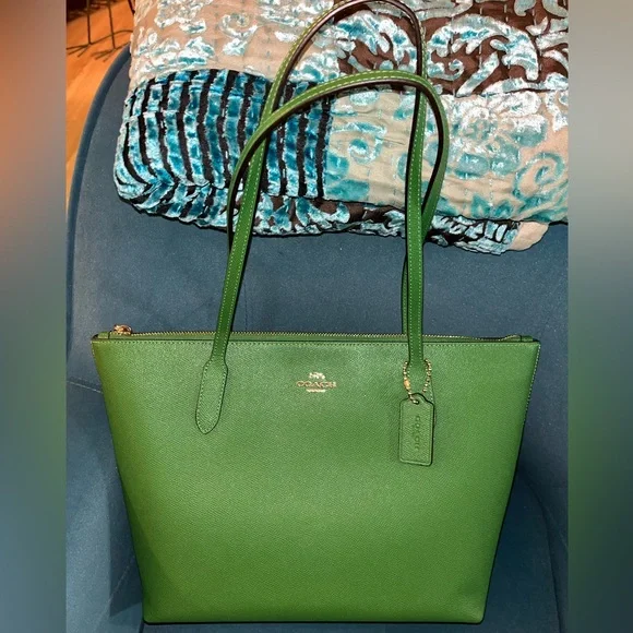 🆕 Coach Pebble Leather Zip Top Tote NWT - Picture 1 of 11